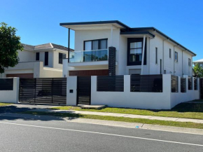 Home away From Home & Resort Facility, Rochedale